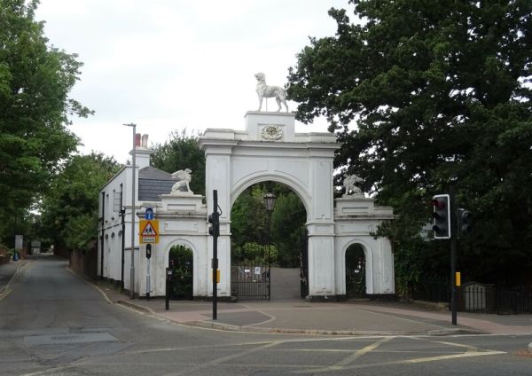 Gateway to Bourne Hall Park, cc-by-sa/2.0 - © JThomas - geograph.org.uk/p/7242949